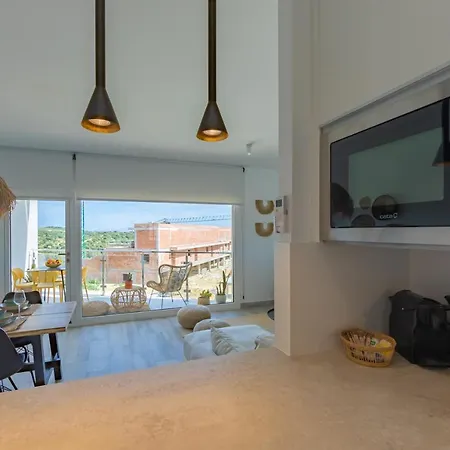 Centric, Terrace & Pool - Fiberglass Wifi *