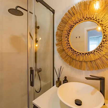 Apartment Centric, Terrace & Pool - Fiberglass Wifi