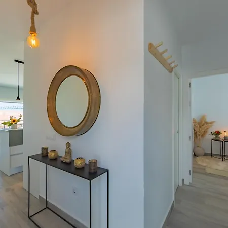 Centric, Terrace & Pool - Fiberglass Wifi Apartment Tarifa